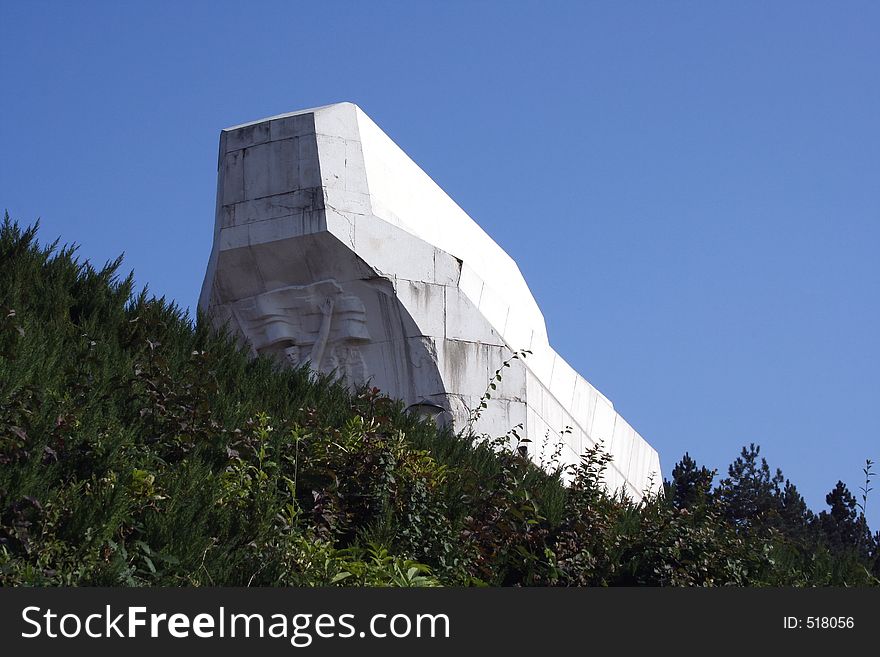 Monument dedicated to WWII heroes