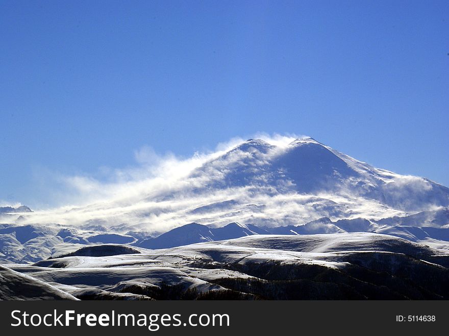 Elbrus sun and snow deserе