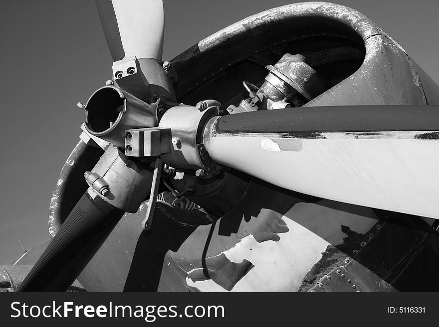 Propeller and engine from a ww2 era aircraft