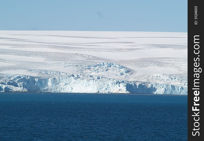 A view of the Neumaier Glacier from the Nuemaier Channel