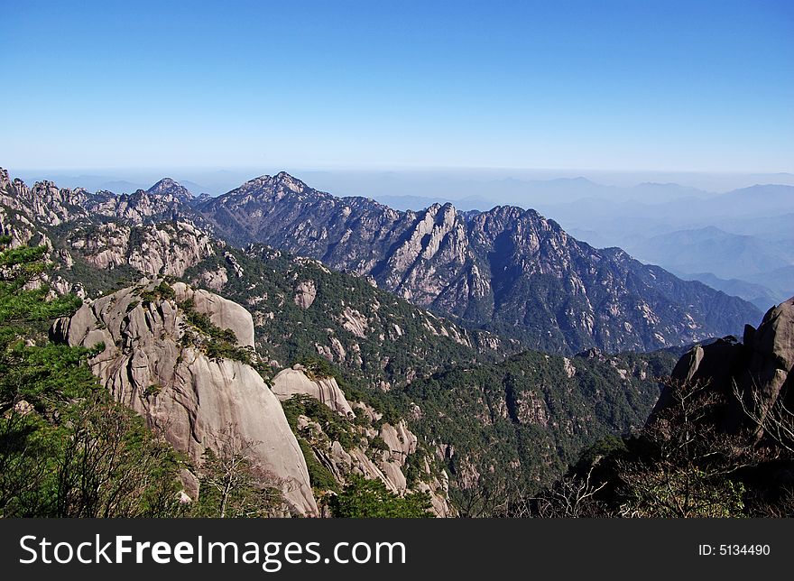 Overlook of huangshan mountain peaks