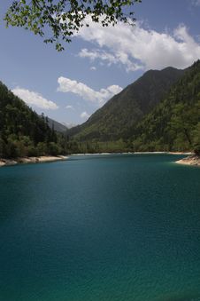 Free Beautiful Lake Royalty Free Stock Photography - 5167607