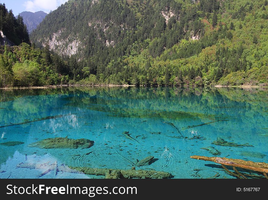Lake in jiuzhaigou valley sceneï¼Œsichuan province. Lake in jiuzhaigou valley sceneï¼Œsichuan province