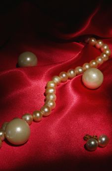 Pearl Earrings And Necklace Stock Photography