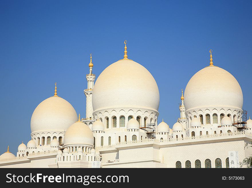 Sheikh Zayed Mosque is Largest Mosque in United Arab Emirates. Sheikh Zayed Mosque is Largest Mosque in United Arab Emirates