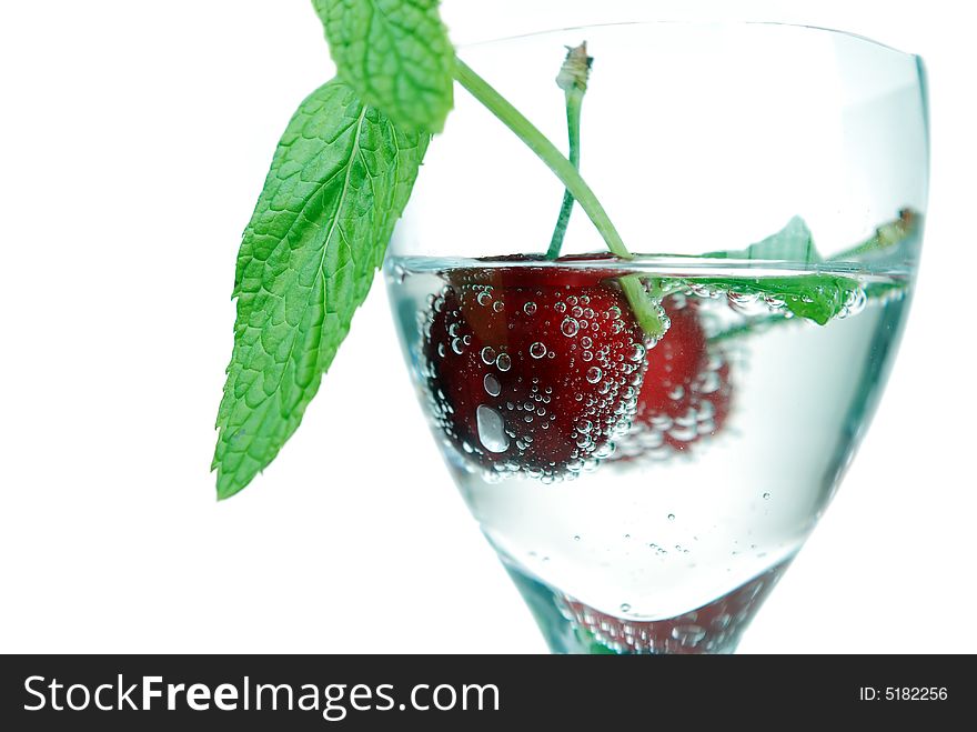 Sour Cherry in bubbles with fresh mint