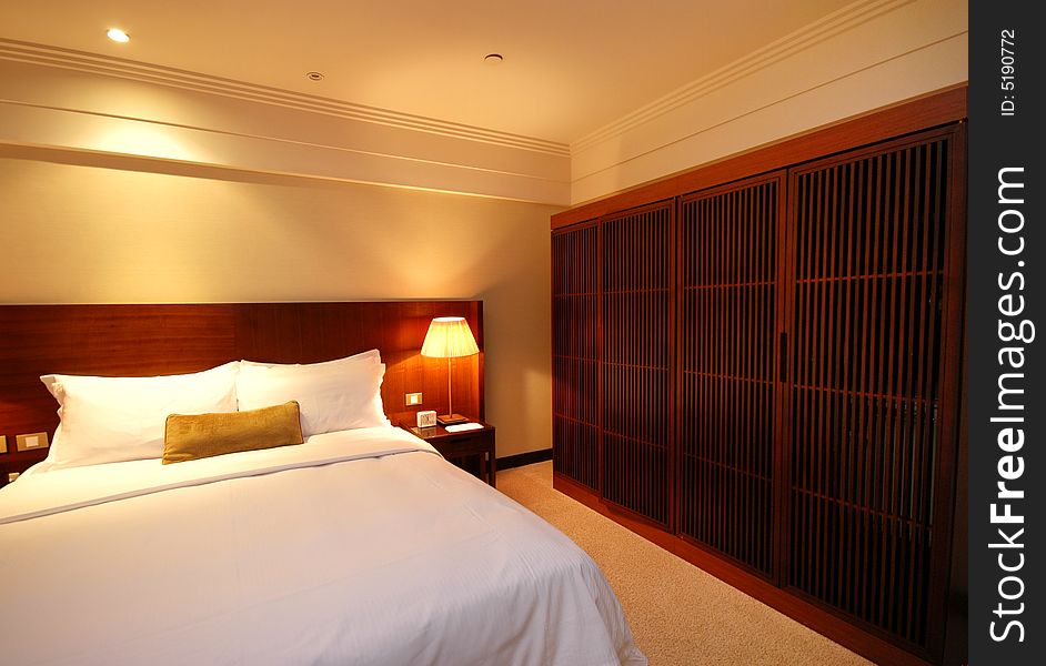 Spacious and nicely deocrated room. Brown Theme. Spacious and nicely deocrated room. Brown Theme