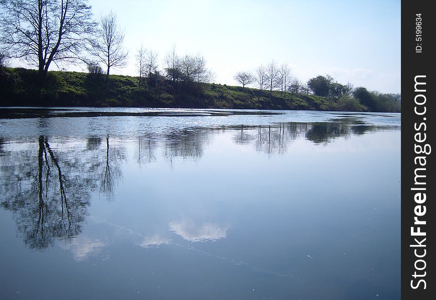 This is taken on the River Wye on a beautiful summers day. This is taken on the River Wye on a beautiful summers day.