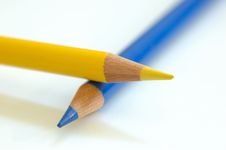 Pencils Crossed Royalty Free Stock Images Pencils Crossed Royalty Free Stock Images