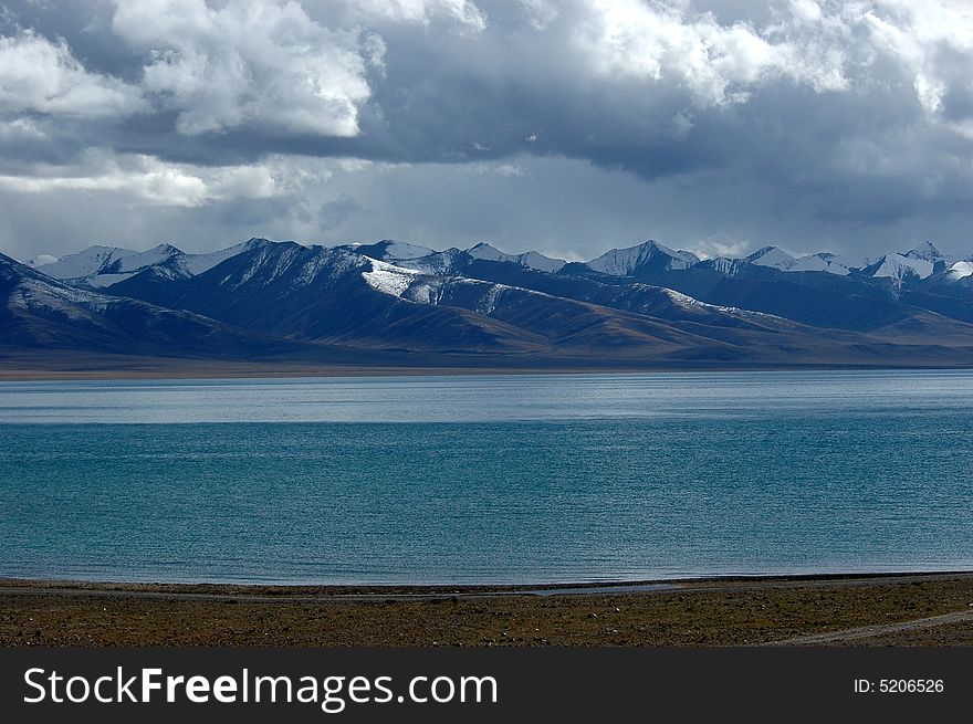 The saint lake Namtso at the foot of the Nyainqntanglha Mountains, a salt water inland lake in Tibet Plateau,China.