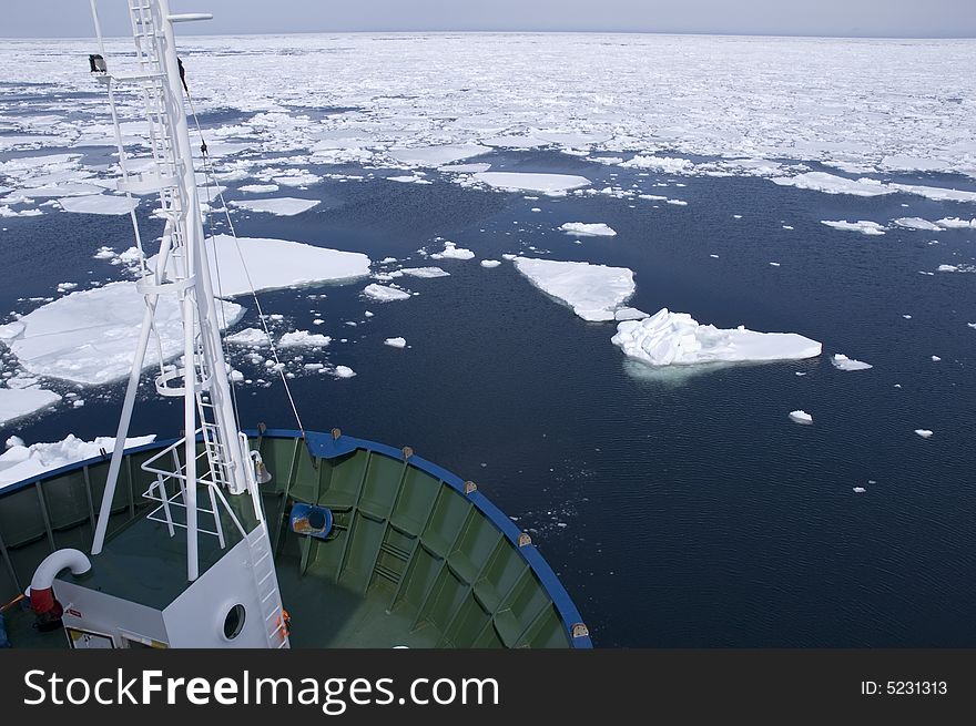 A cargoship is entering an icefield near the Gulf of St Lawrence, Canada.
April 2008. A cargoship is entering an icefield near the Gulf of St Lawrence, Canada.
April 2008