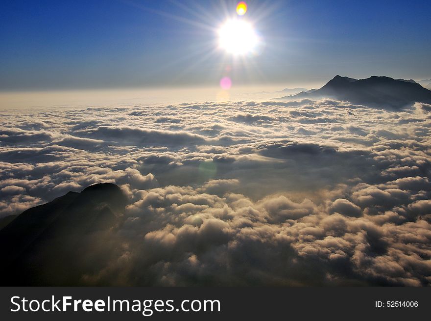 The ocean of clouds on Bach Moc Luong Tu - the 4th in highest moutains in Viet Nam