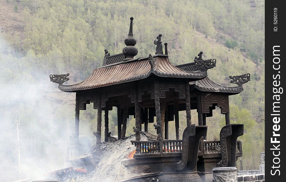 Burning incense's very prosperous incence burner.

Many people believing in Buddhism pray every day here. Burning incense's very prosperous incence burner.

Many people believing in Buddhism pray every day here.