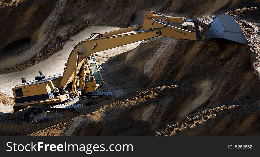 Grue sur chantier en action. Grue sur chantier en action