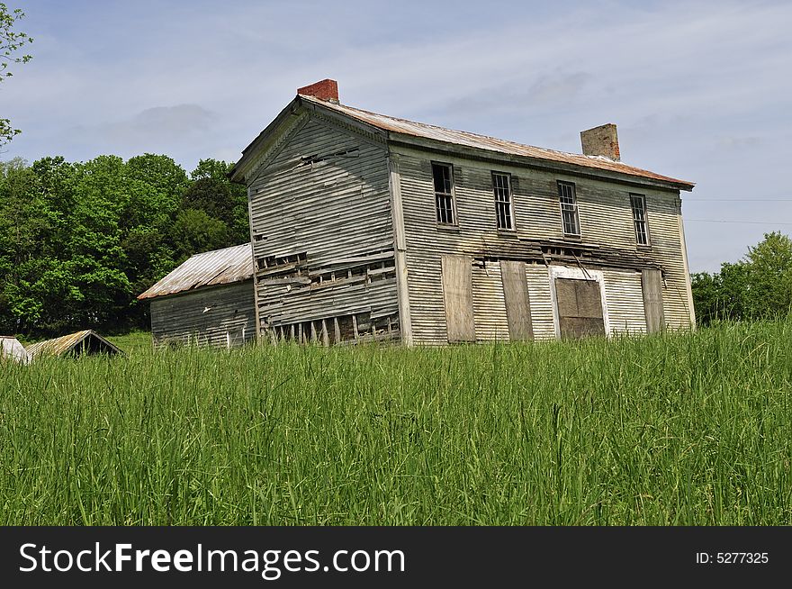 An Old Deserted and Crumbling Home In Kentucky. An Old Deserted and Crumbling Home In Kentucky