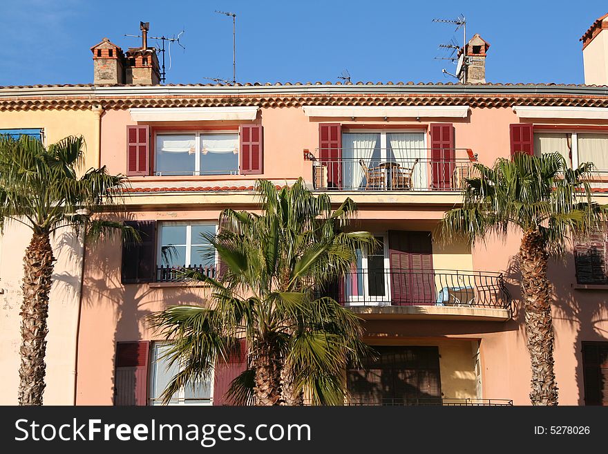 Houses in Sanary
