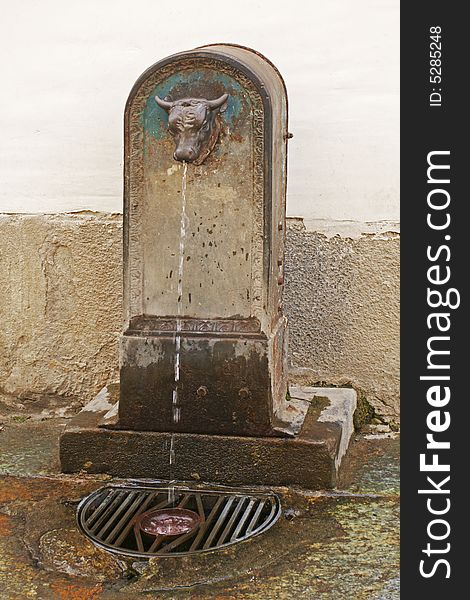 A traditional Toretto drinking fountain in Turin, Italy. A traditional Toretto drinking fountain in Turin, Italy