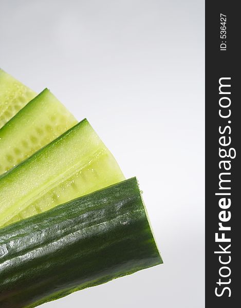 Cucumber slices formed to a blower - Faecher aus Gurkenscheiben geformt