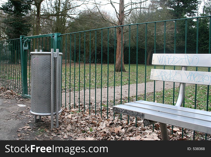 Bench & Bin