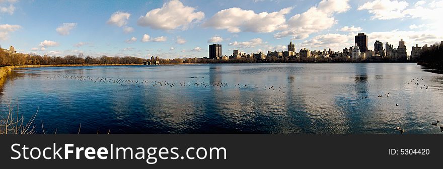 Morning shot of the reservoir in Central Park NY. Jan 2007. Morning shot of the reservoir in Central Park NY. Jan 2007