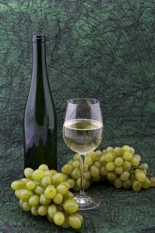 White Wine With Bottle, Glasses And Grapes Royalty Free Stock Image White Wine With Bottle, Glasses And Grapes Royalty Free Stock Image
