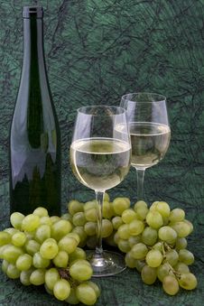 White Wine With Bottle, Glasses And Grapes Royalty Free Stock Photo White Wine With Bottle, Glasses And Grapes Royalty Free Stock Photo