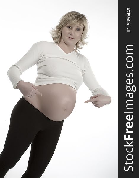 A pregnant woman whit back ground