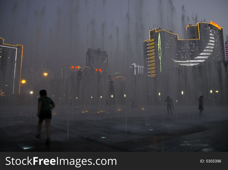 June 1 Children's Day, evening, one of China's musical fountains