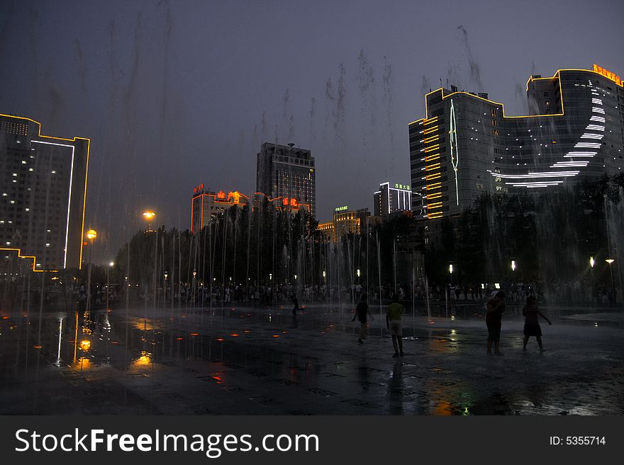 June 1 Children's Day, evening, one of China's musical fountains