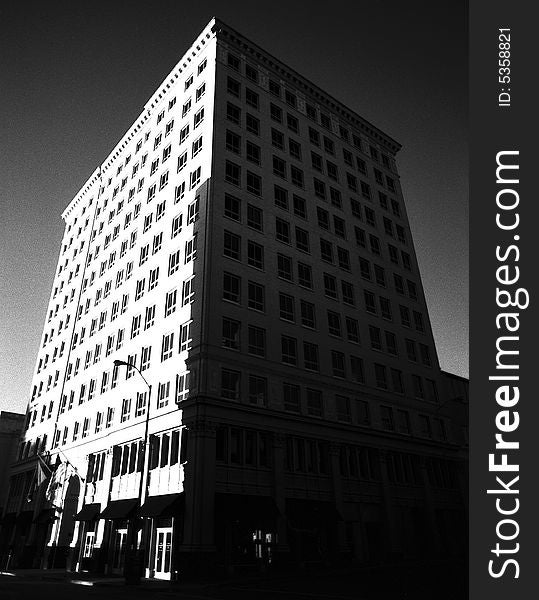 Dramatically lit First Volunteer Building in downtown Chattanooga, Tennessee. Dramatically lit First Volunteer Building in downtown Chattanooga, Tennessee