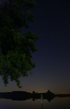 A Tree At The Lake At Night Royalty Free Stock Images A Tree At The Lake At Night Royalty Free Stock Images