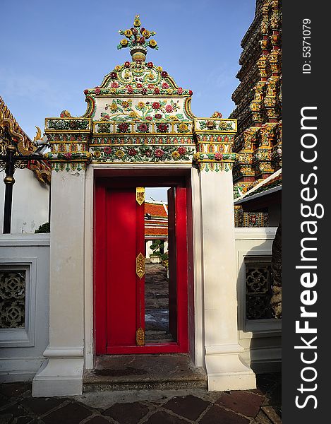 Thailand Bangkok Wat Pho Temple s red door