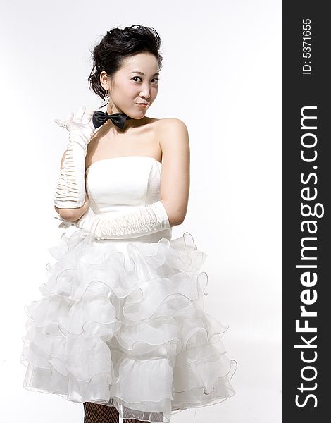 A chinese bride in white dressã€‚