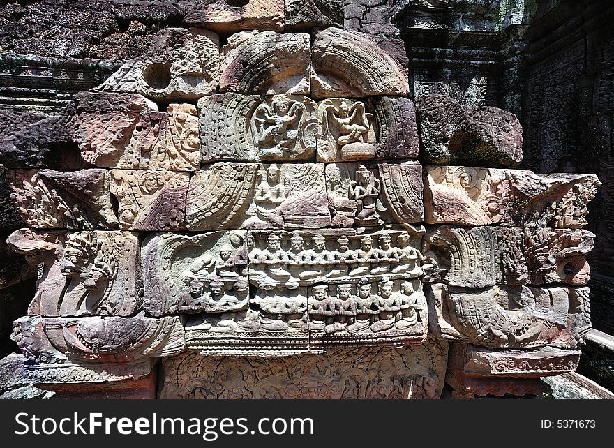 The Ta Som is Khmer Buddhist temple consecrated to the memory of Jayavarman's VII father. Detail of the carved gopura. The Ta Som is Khmer Buddhist temple consecrated to the memory of Jayavarman's VII father. Detail of the carved gopura