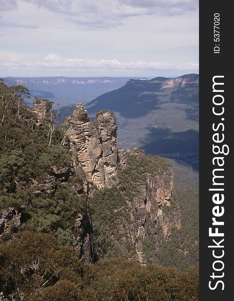 The Three Sisters rock formation in the Blue Mountains west of Sydney, Australia.