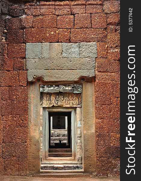 In Cambodia, in Angkor the hindu temple of Banteay Samre was built by Suryavarman II and Yasovarman II in the 12th century. Here an indoor view. In Cambodia, in Angkor the hindu temple of Banteay Samre was built by Suryavarman II and Yasovarman II in the 12th century. Here an indoor view