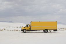 Yellow Truck In White Sand Dunes NM Royalty Free Stock Photos Yellow Truck In White Sand Dunes NM Royalty Free Stock Photos