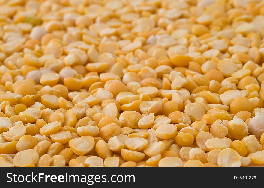 Close-up of raw dried peas, isometric view