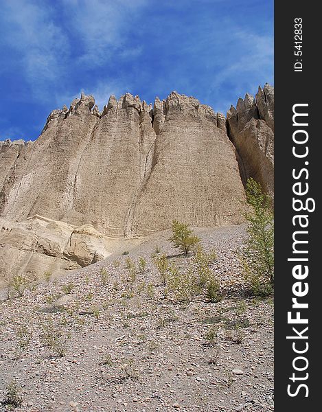 Roadside sandy cliff near city Cranbrook, british columbia, canada