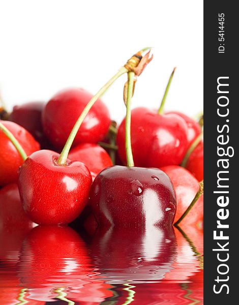 An image of ripe red cherries