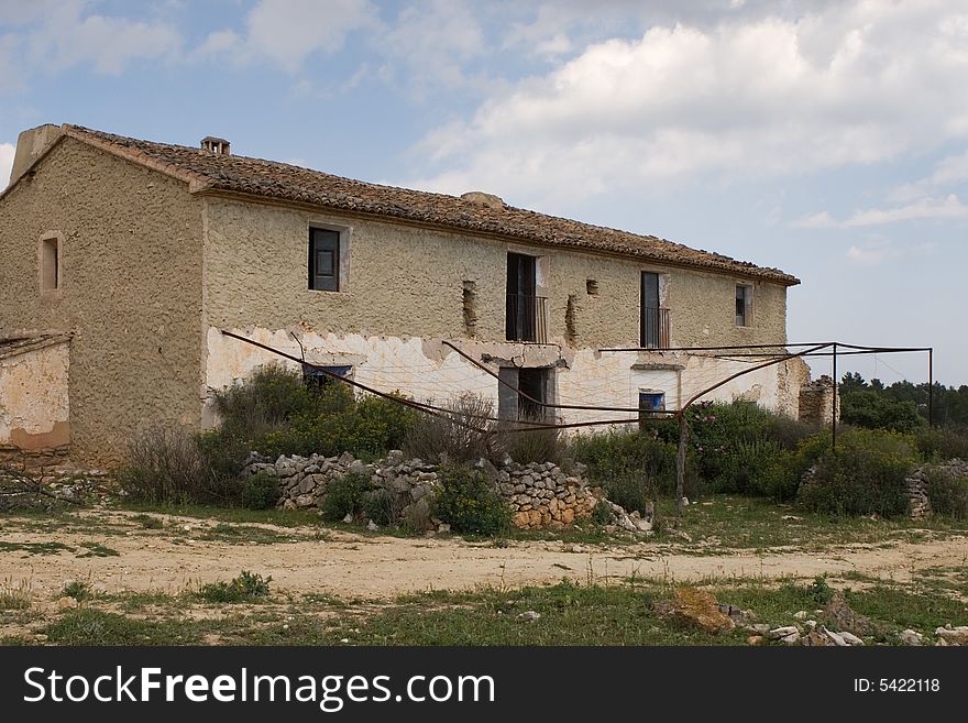 Abandoned farmhouse in the field of spain