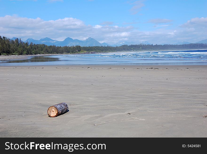 Long beach in pacific rim national park, vancouver island, british columbia, canada