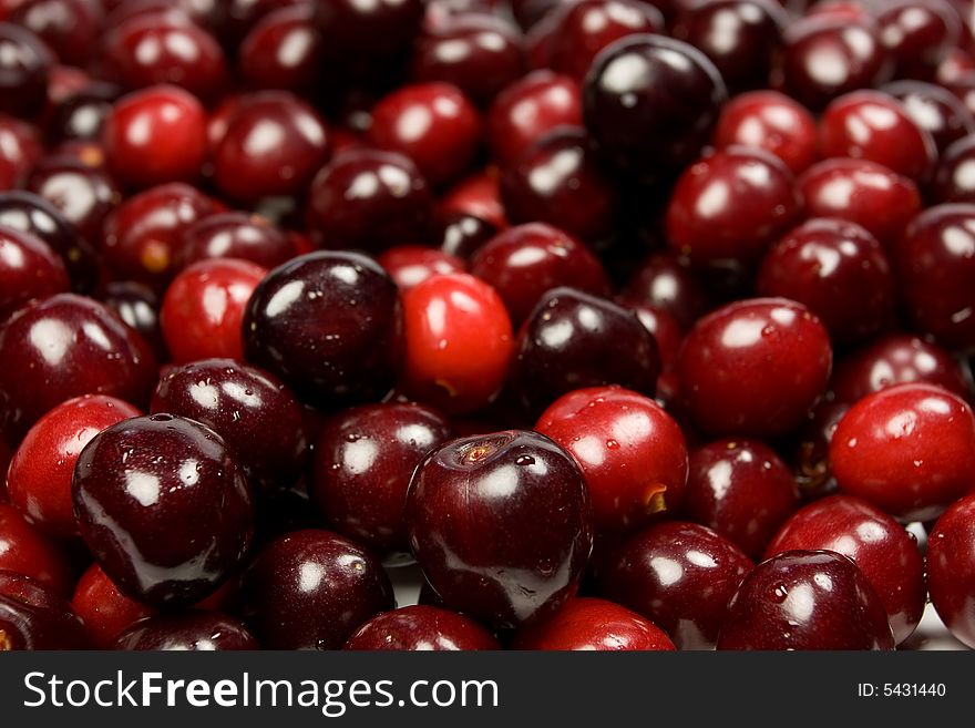 Some beautiful fresh cherry fruit.