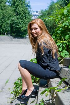 The Girl In City Park Royalty Free Stock Photography The Girl In City Park Royalty Free Stock Photography