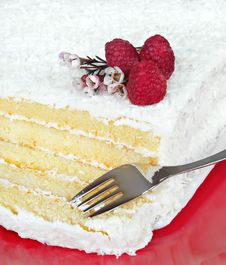 Coconut Cake With Raspberries Royalty Free Stock Images Coconut Cake With Raspberries Royalty Free Stock Images