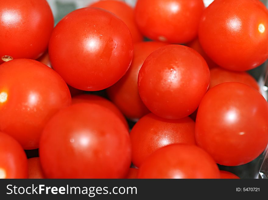 Juicy red tomatoes