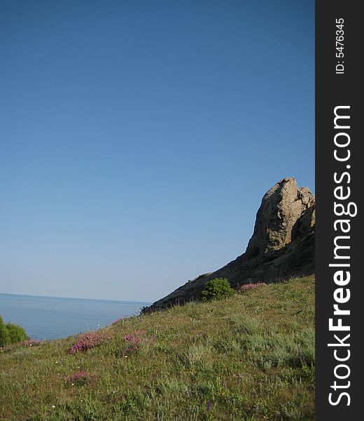 View of Mountains and the sea