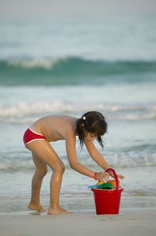 Little Child Play With Sand Royalty Free Stock Images Little Child Play With Sand Royalty Free Stock Images