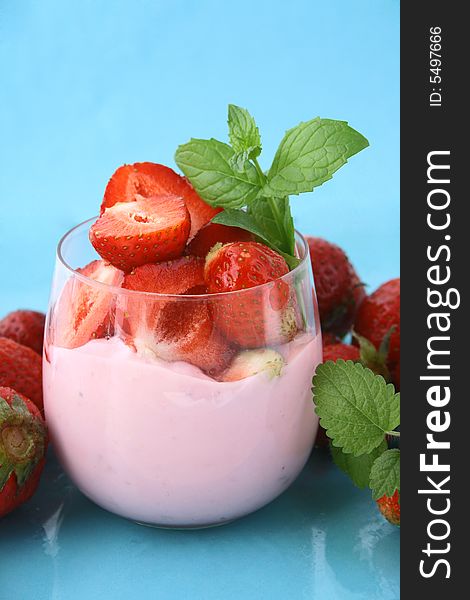 Yogurt strawberry light diet in day