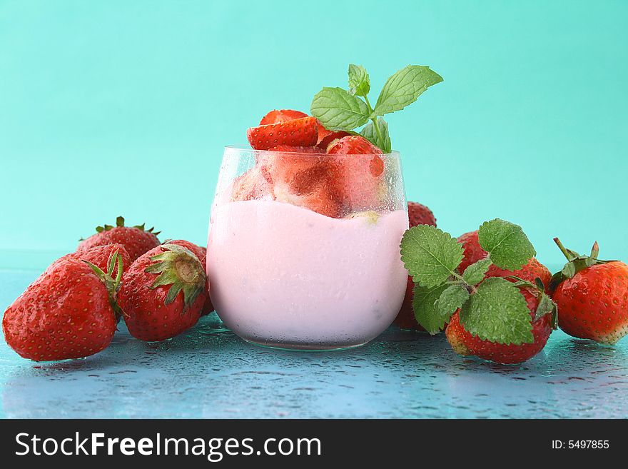 Yogurt strawberry light diet in day